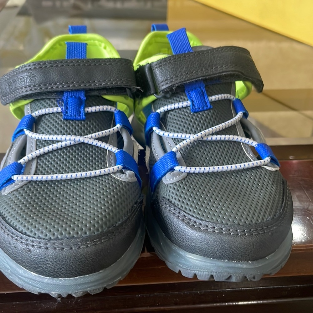 Carters size 9 light up shoe